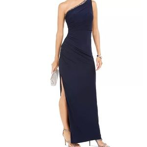 One shoulder navy gown